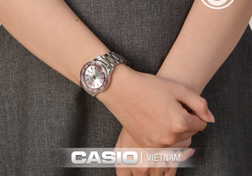Đồng hồ Casio LTP-1359D-4AVDF Chắc chắn và  bền màu 