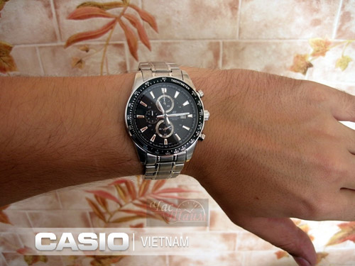 Đồng hồ Casio Edifice EF-547D-1A1VUDF 