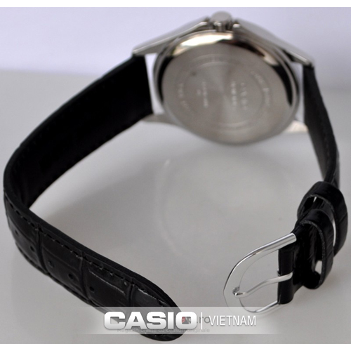 Đồng hồ Casio Dành cho nam với dây da nâu trẻ trung phong cách
