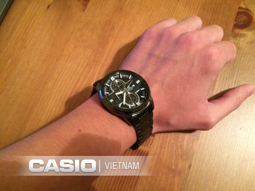Đồng hồ Casio Edifice EFR-543BK-1A8VUDF Đẳng cấp