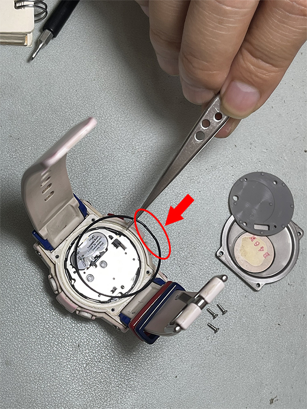 Tại sao đồng hồ Casio mất chống nước chỉ sau 1 lần thay pin? Sai lầm thường gặp